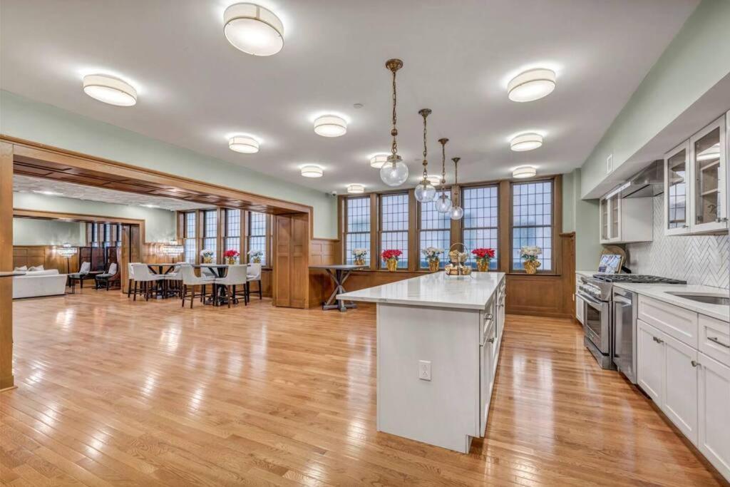 Heart Of Dt - Pool & Steam At Playhouse Square 315 Apartment Cleveland Ngoại thất bức ảnh