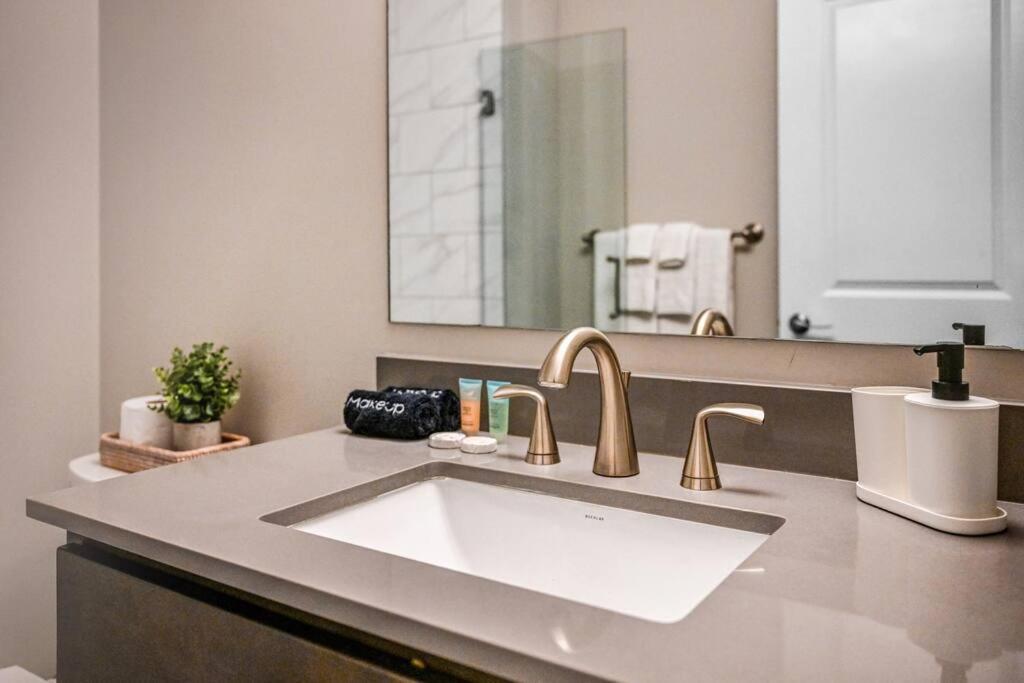 Heart Of Dt - Pool & Steam At Playhouse Square 315 Apartment Cleveland Ngoại thất bức ảnh