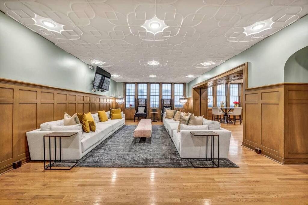 Heart Of Dt - Pool & Steam At Playhouse Square 315 Apartment Cleveland Ngoại thất bức ảnh
